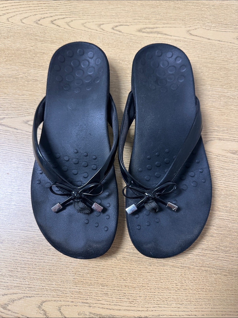 Vionic Bella II Patent Bow Orthotic Flip Flop Sandal Black Size 8